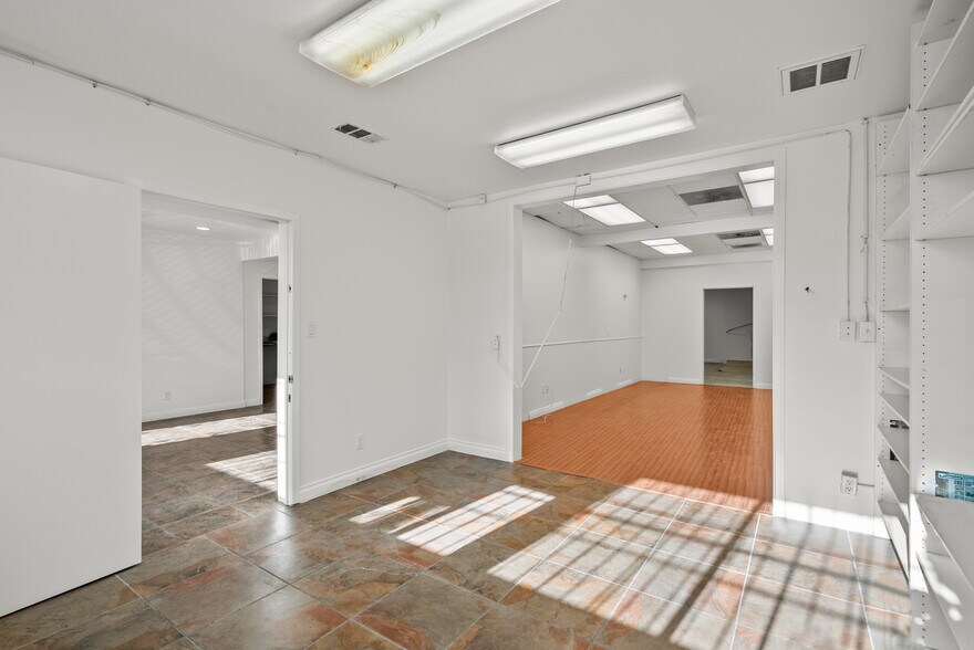 More Photos Of 7225 Fulton Ave, North Hollywood Warehouse For Sale