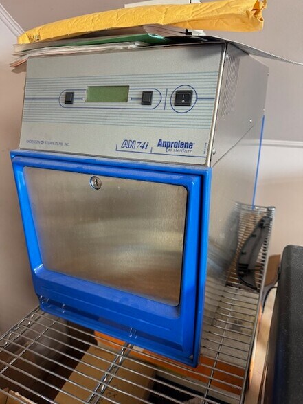 More Photos Of 7439 Tyler Blvd, Mentor Veterinarian Kennel For Sale