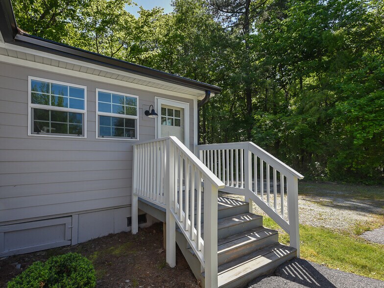 More Photos Of 225 Douglas St, Holly Springs Apartments For Sale