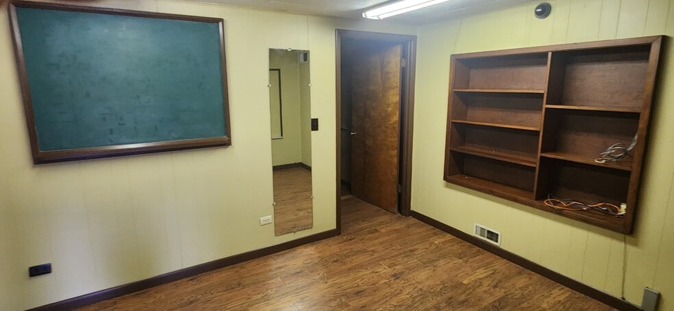 More Photos Of 1529 Tyrone Rd, Morgantown Warehouse For Sale