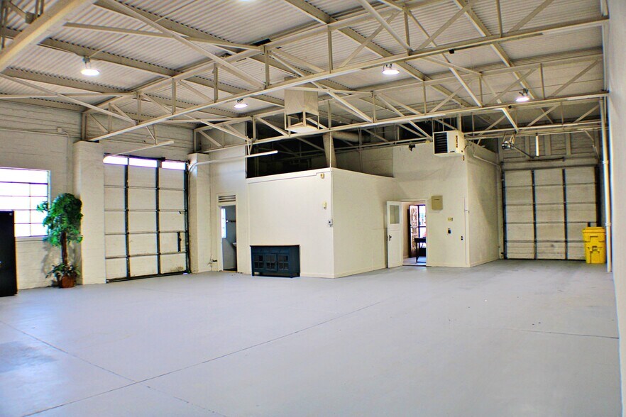 More Photos Of 1500 Wyoming Ave, El Paso Auto Repair For Lease