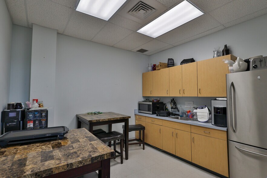 More Photos Of 1 E Broad St, Bethlehem Medical For Lease