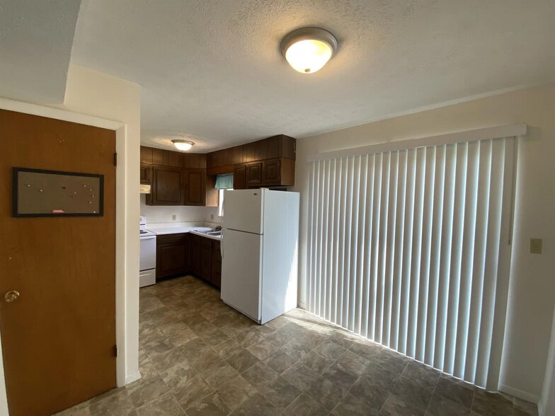 More Photos Of 5031 W Pea Ridge Rd, Huntington Apartments For Sale
