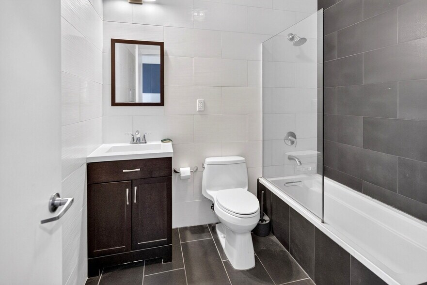 More Photos Of 83 Beaver St, Albany Apartments For Sale