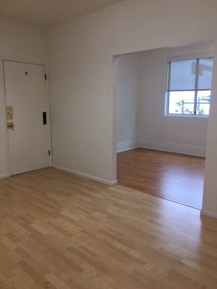 More Photos Of 8350 Melrose Ave, West Hollywood Loft Creative Space For Lease