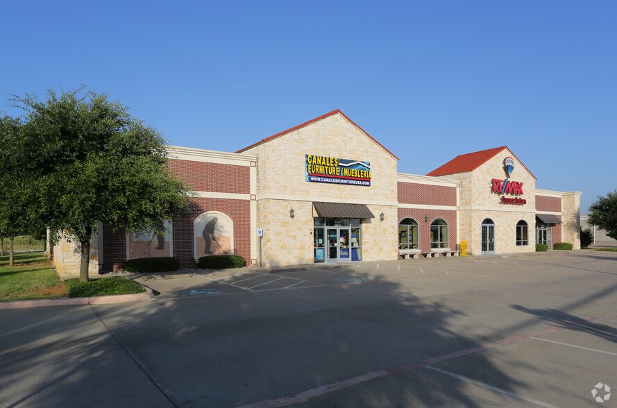 More Photos Of 1301 Highway 287 N, Mansfield Unknown For Lease