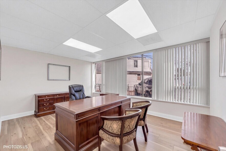 More Photos Of 5097 N Elston Ave, Chicago Medical For Sale