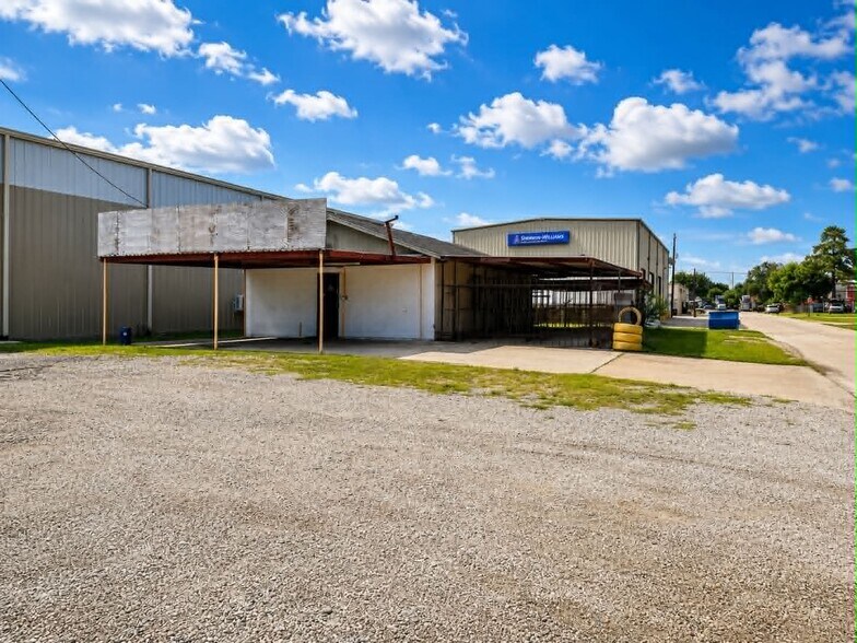 Primary Photo Of 716 Utah St, South Houston Specialty For Lease