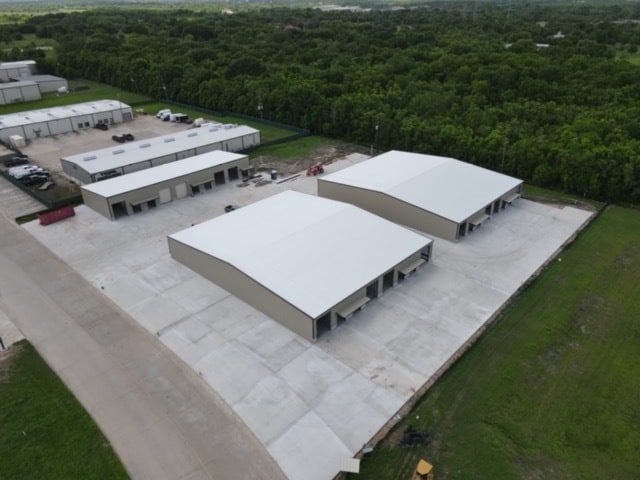 More Photos Of 4303-4307 Chance Ln, Rosharon Warehouse For Lease