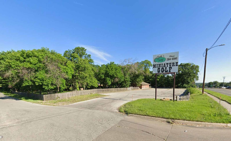 Primary Photo Of 2740 SE 14th St, Des Moines Land For Sale