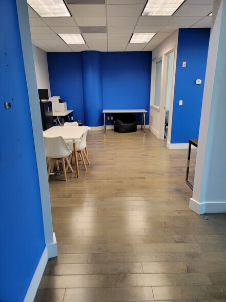 More Photos Of 20900 NE 30th Ave, Aventura Office Residential For Lease