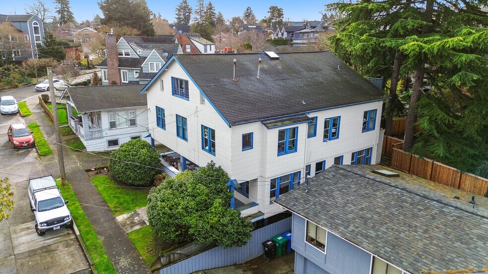More Photos Of 1425 Palm Ave SW, Seattle Multifamily For Sale