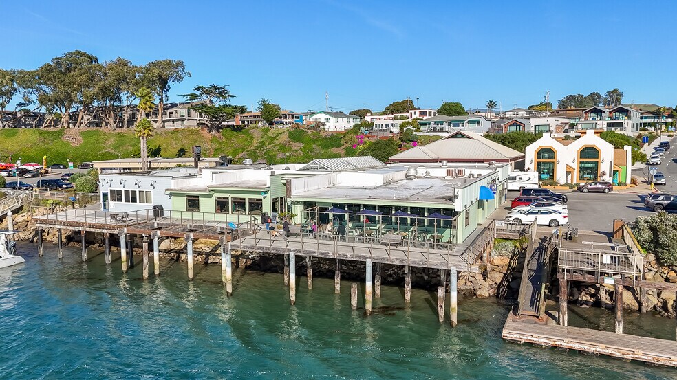 More Photos Of 901-915 Embarcadero Rd, Morro Bay Restaurant For Sale