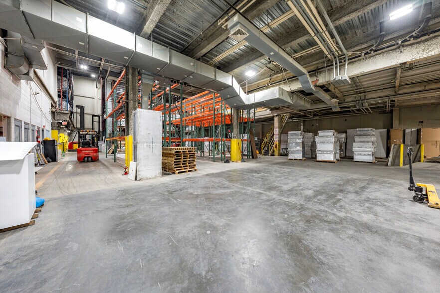 More Photos Of 2544 Borough Pl, Woodside Warehouse For Sale