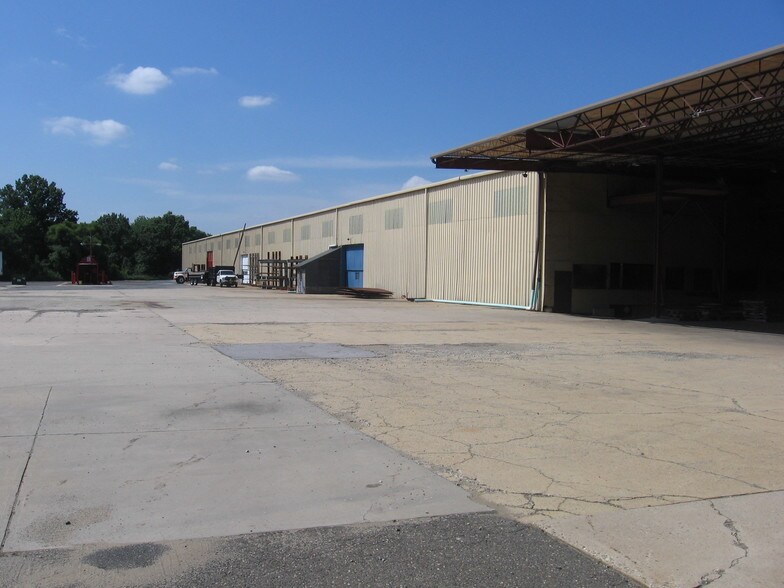 More Photos Of 876 N Lenola Rd, Moorestown Warehouse For Lease