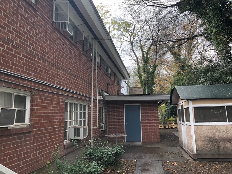 More Photos Of 814 W 37th St, Norfolk Assisted Living For Sale