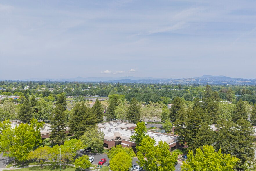 More Photos Of 2255 Challenger Way, Santa Rosa Unknown For Lease