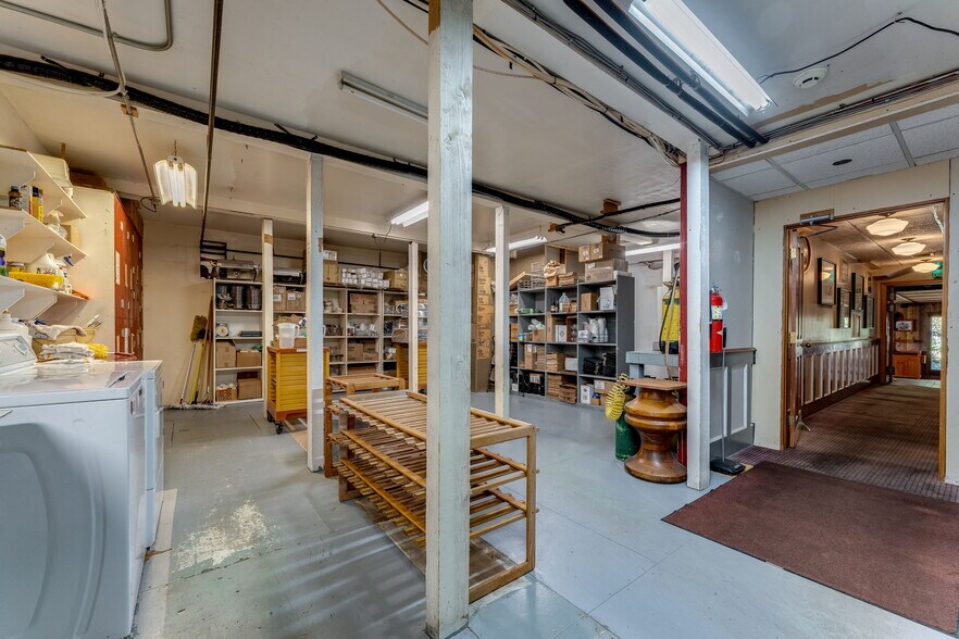 More Photos Of 1325 E Columbia River Hwy, Troutdale Restaurant For Sale