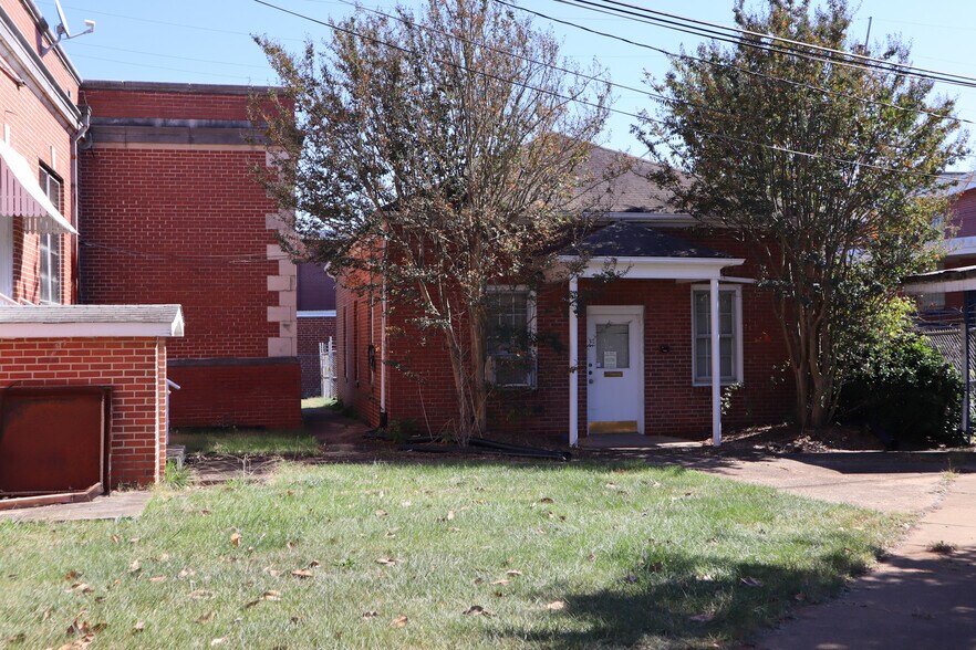 More Photos Of 308 E Thom St, China Grove Manufacturing For Sale