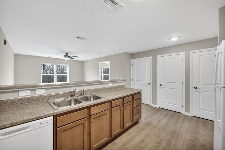 More Photos Of 6500 Powers Blvd, Parma Apartments For Lease