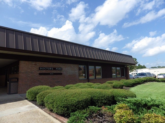 Primary Photo Of 425 Hospital Dr, Columbus Medical For Lease