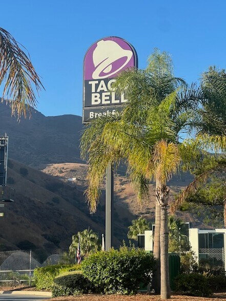 More Photos Of 4718 Green River Rd, Corona Freestanding For Lease