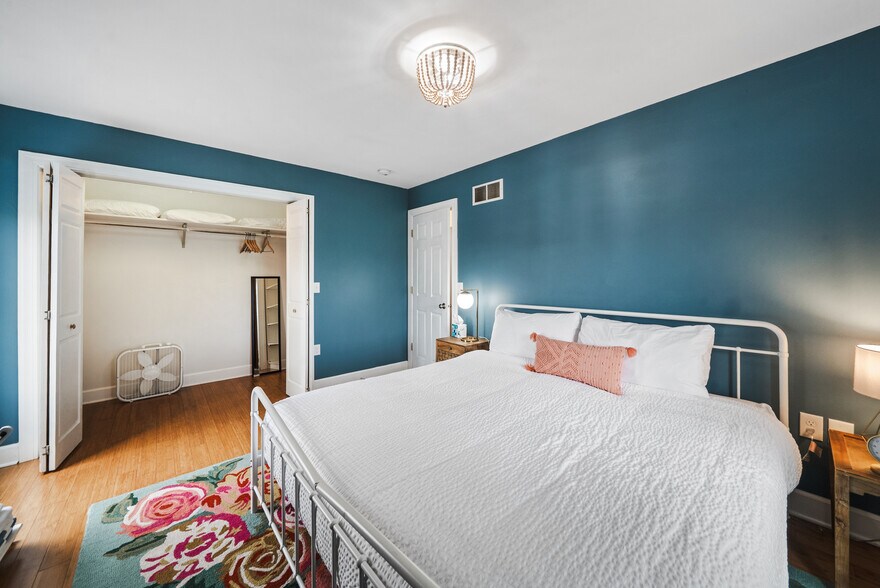 More Photos Of 371 Water St, Excelsior Hospitality For Sale