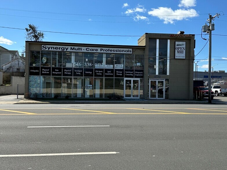 More Photos Of 1570 Old Country Rd, Westbury Office For Lease
