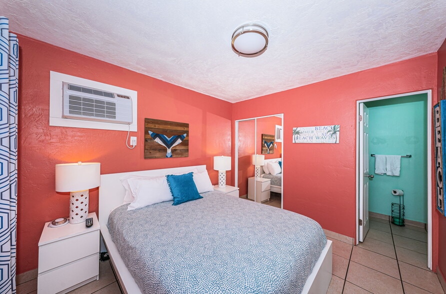 More Photos Of 12100 Gulf Blvd, Treasure Island Hotel For Sale