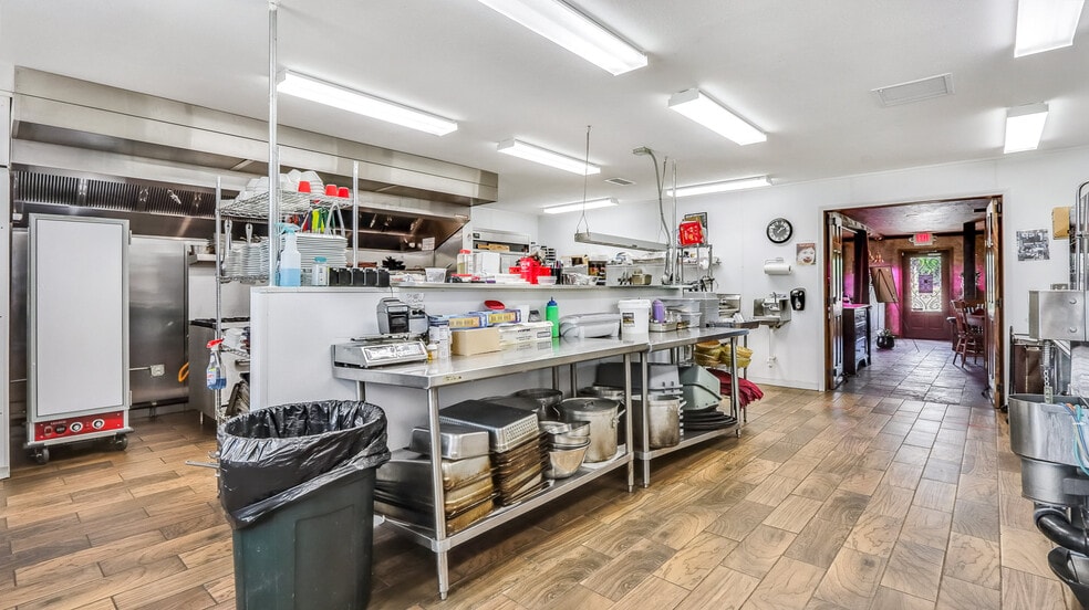 More Photos Of 1114 Bluebird rd, Eagle River Bar For Sale