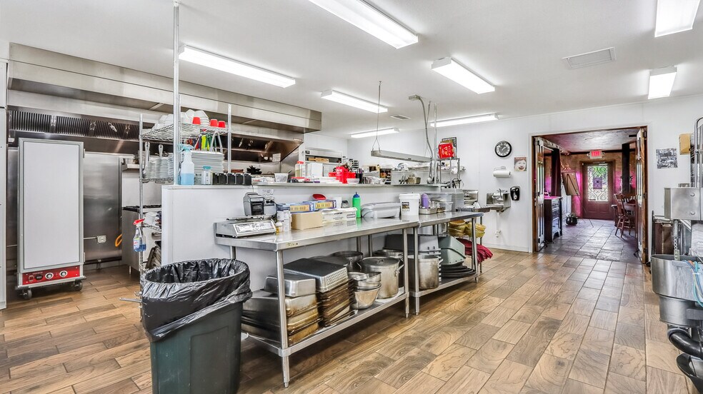 More Photos Of 1114 N Bluebird Rd, Eagle River Bar For Sale