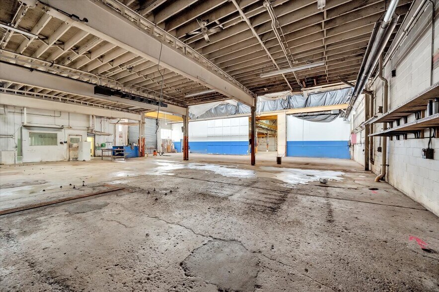 More Photos Of 8820 Lyndon St, Detroit Manufacturing For Sale