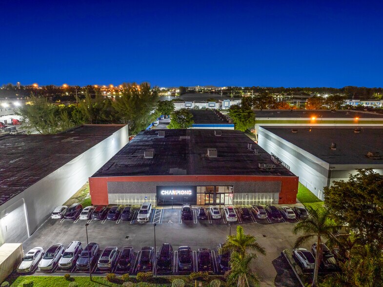 More Photos Of 1360 NW 88th Ave, Doral Bar For Sale