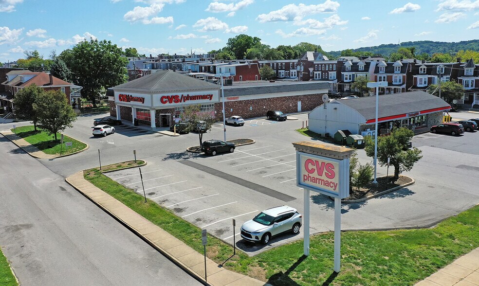 More Photos Of 165 S Richland Ave, York Freestanding For Lease