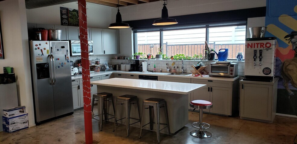 More Photos Of 2810 S 1st St, Austin Office For Lease
