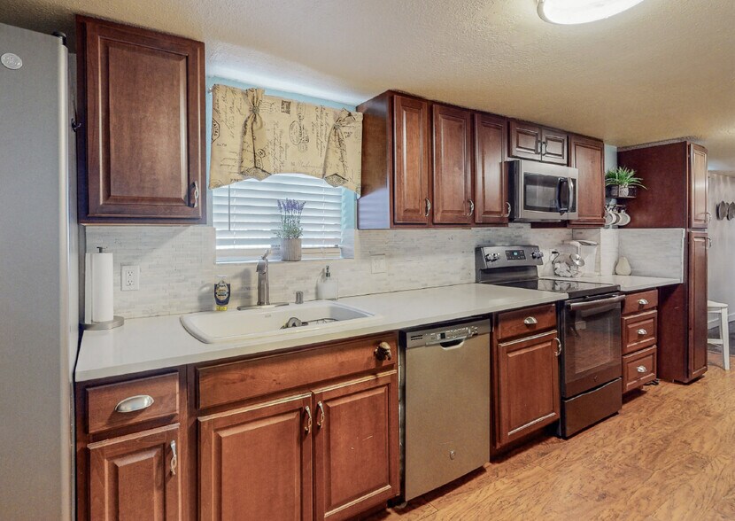 More Photos Of 5717 Edith Btm NW, Albuquerque Office For Sale