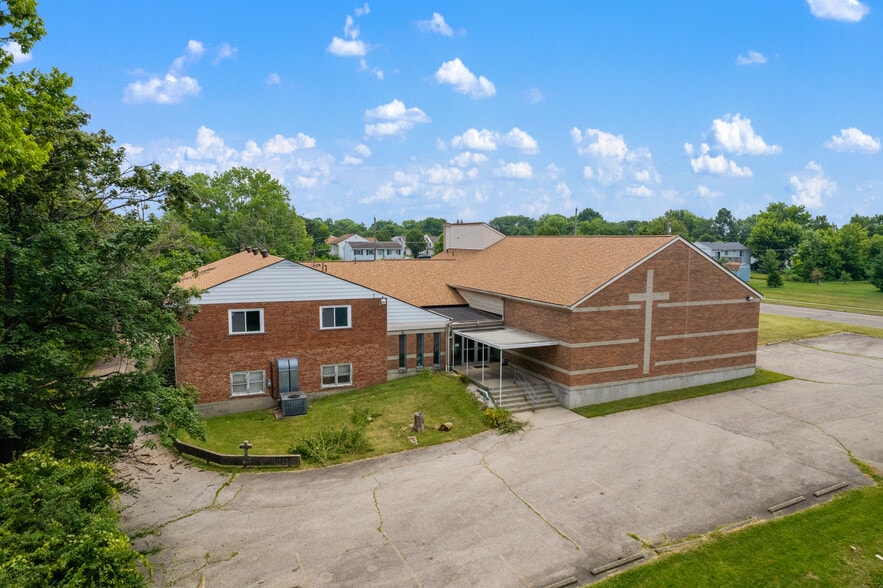 More Photos Of 1050 Kemper Meadow Dr, Cincinnati Religious Facility For Sale