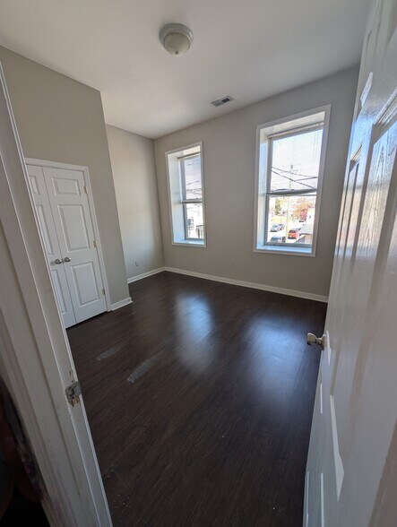 More Photos Of 1627 W Main St, Richmond Storefront Retail Residential For Sale