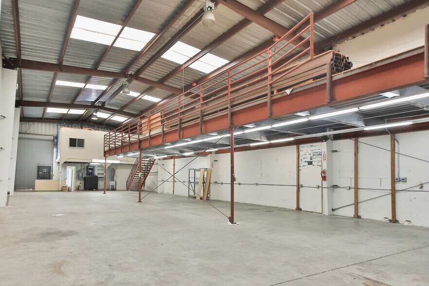 More Photos Of 2757 16th St, San Francisco Warehouse For Lease