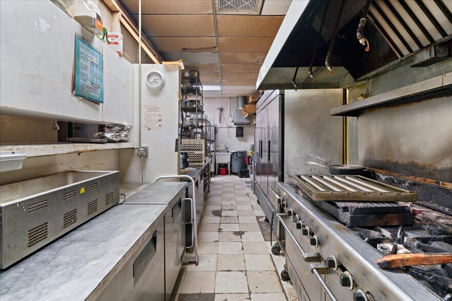 More Photos Of 12 SW 1st Ave, Gainesville Storefront For Lease