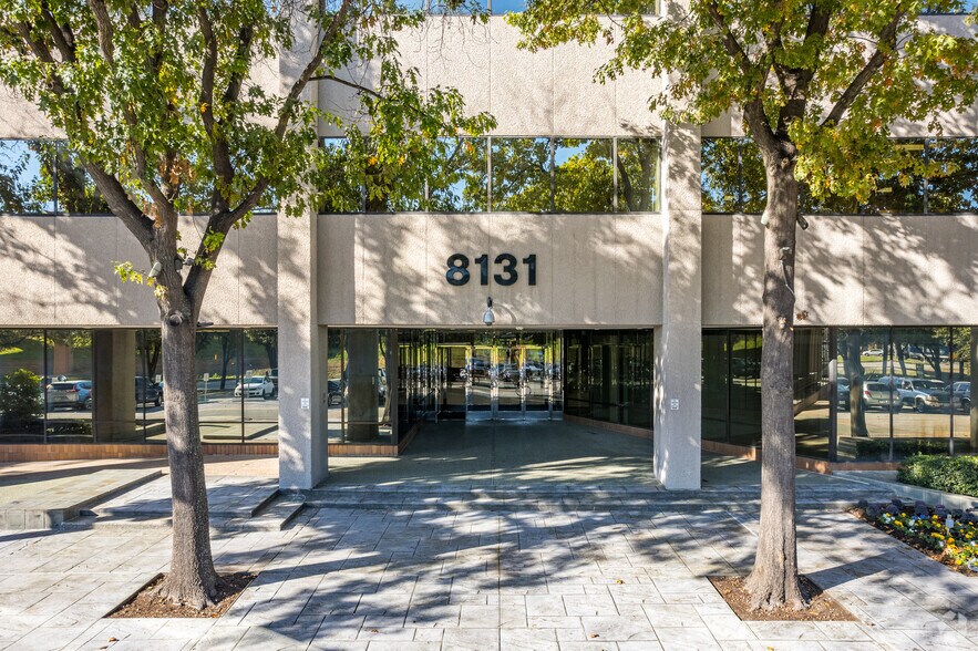 More Photos Of 8131 Lyndon B Johnson Fwy, Dallas Office For Lease
