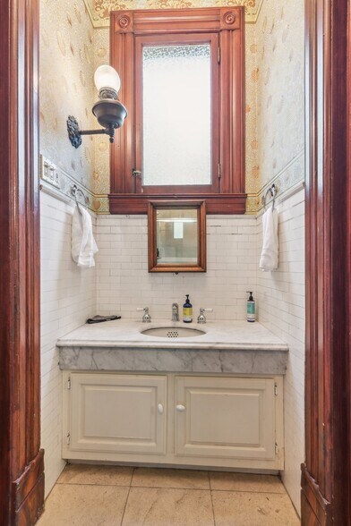 More Photos Of 1057 Steiner St, San Francisco Hospitality For Sale