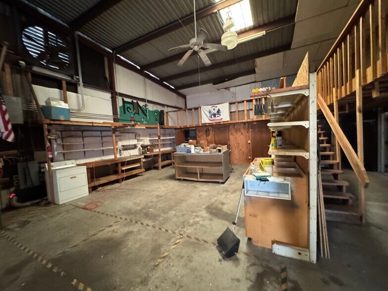More Photos Of 3550 Recker Hwy, Winter Haven Warehouse For Sale