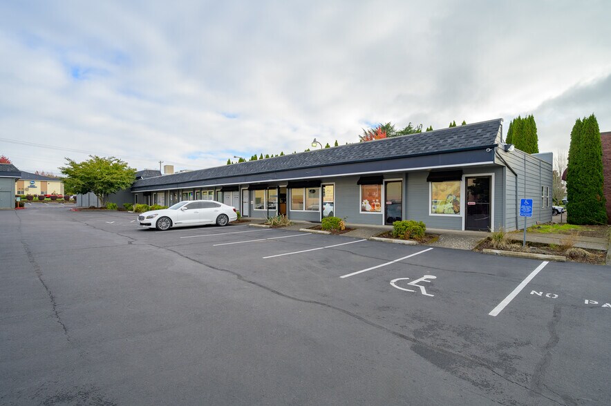 More Photos Of 2316 E Portland Rd, Newberg Storefront Retail Office For Sale
