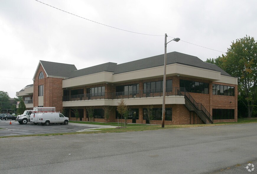 More Photos Of 7001 Johnnycake Rd, Catonsville Unknown For Lease
