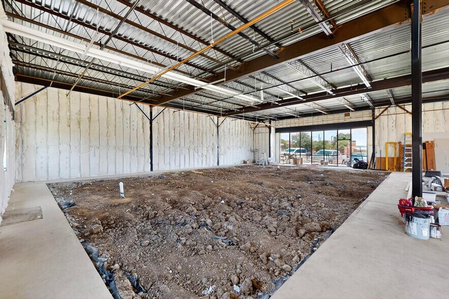 More Photos Of 8500 Olympus Blvd, Irving Office For Sale