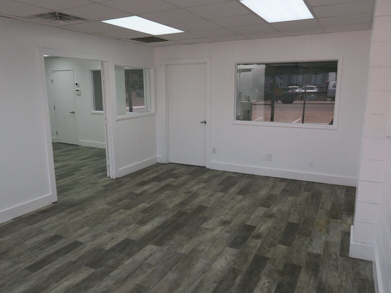 More Photos Of 5828 Star Ln, Houston Service For Lease
