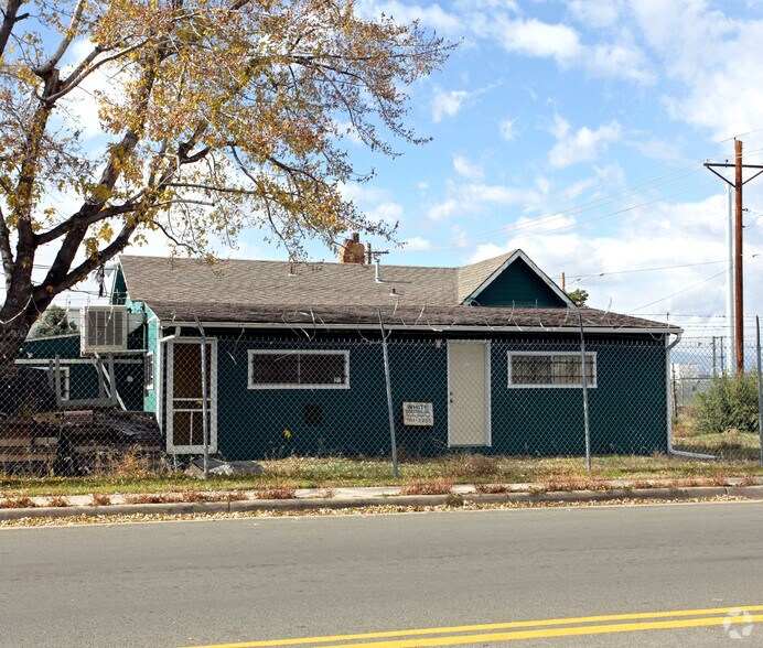 More Photos Of 1408 W Quincy Ave, Englewood Manufacturing For Lease