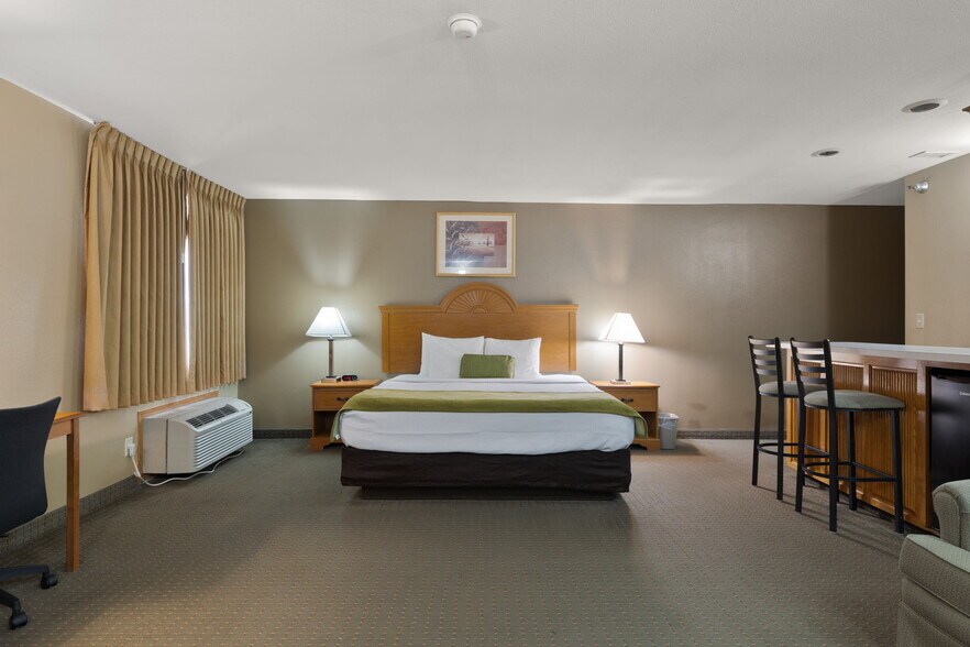 More Photos Of 1301 W Expressway 83, Pharr Hotel For Sale