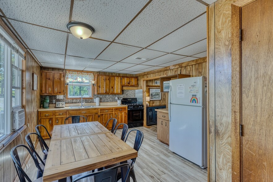More Photos Of 8372 E Flowage Ln, Gordon Multifamily For Sale